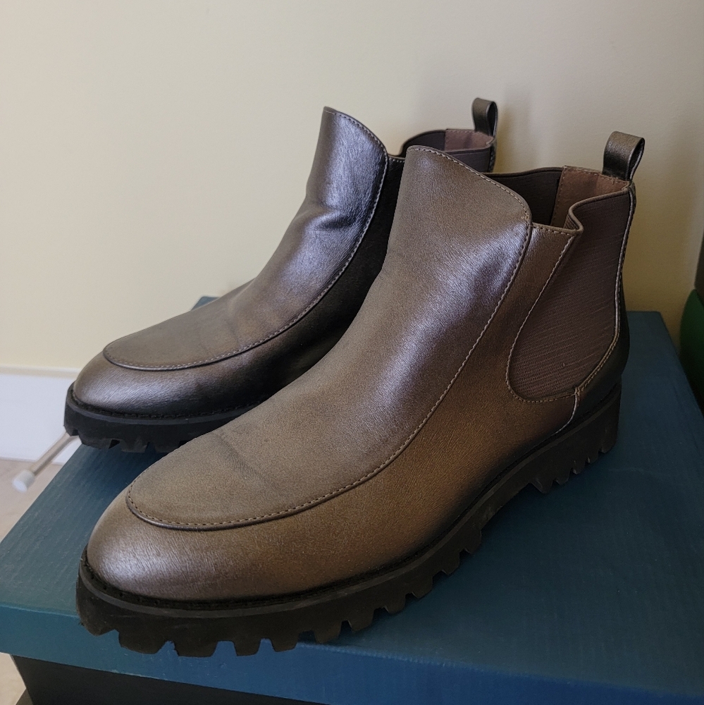 Vanessa Wu Silver Chelsea Ankle Boots Womens EU 38, US 7.5